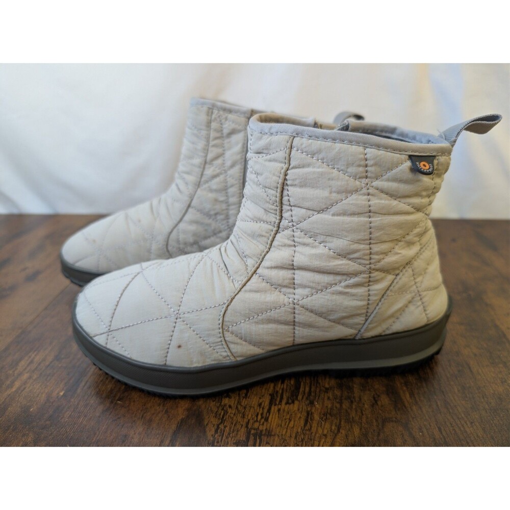 Bogs Snowday Low Boots Womens 8 Light Gray Waterproof Quilted Winter Booties